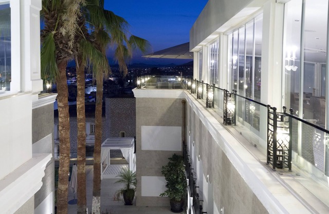Ena Boutique Hotel & Residences