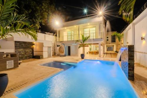 Encanto Mansion - 6BR Luxury Villa Near Walled City