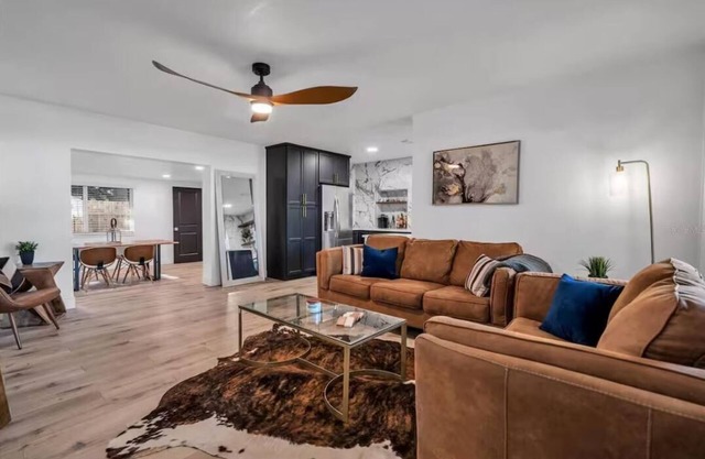 Enchanting 3-bedroom house with AC in Clearwater