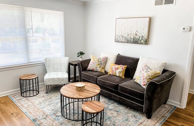 Enchanting Apt, ideal for long stays, Savannah!