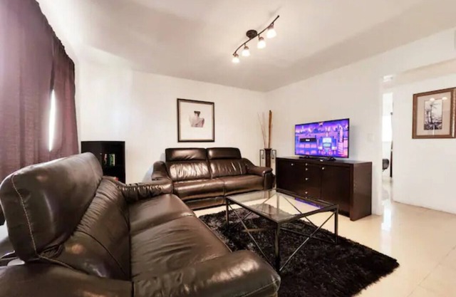 Endless Summer Rentals 3 bedroom 2 Bath - entire apartment