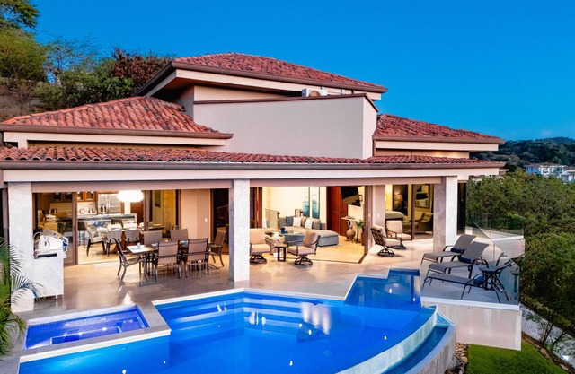 Enjoy a breathtaking ocean view overlooking the entire bay of Coco Beach