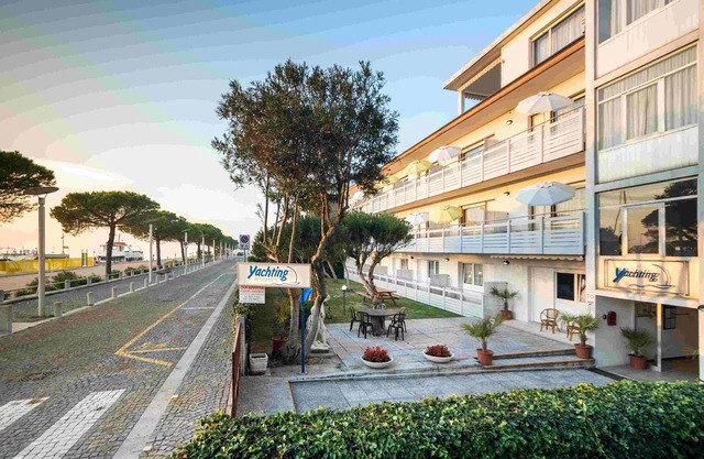 Disfruta de una acogedora estancia en nuestro apartamento con terraza