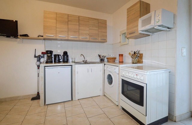 Enjoy a wonderful break close to nature in this inviting vacation apartment.
