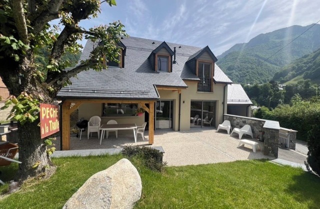 Enjoy an unforgettable stay at Chalet de Catarrabes beautiful views &Cocooning