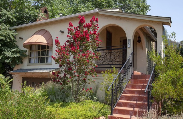 Enolas Cottage - Restaurada pintoresca cabaña de 1940 en el corazón de Sutter Creek