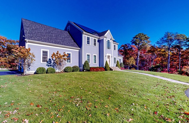 Entertainer's dream with plunge pool, hot tub, outdoor kitchen & TV, game room