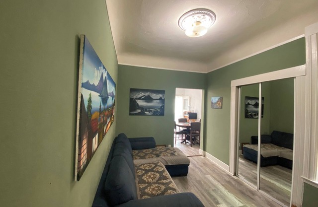 Entire 2-Bedroom Flat in Vibrant Mission District