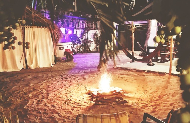 Alojamiento entero: Eco-Cabaña con fogata, a 100 metros de la playa