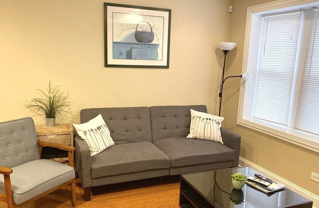 APARTAMENTO DE 2 DORMITORIOS MODERNO Y LIMPIO COMPLETO APARCAMIENTO EN EL HOGAR / GARAJE