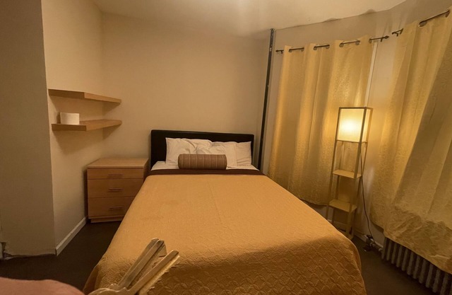 ENTIRE floor apartment 4 bedrooms Newark New Jersey