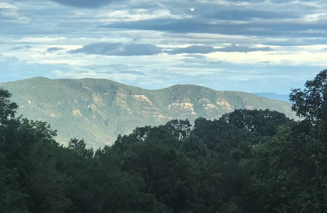 Suite completa para huéspedes en Haus Edelweiss en la Blue Ridge Parkway