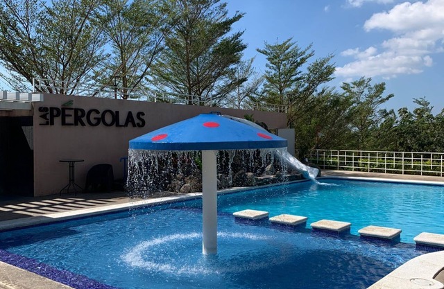 Entire home in Distrito Zaragoza, El Salvador Close to the beach and mountains