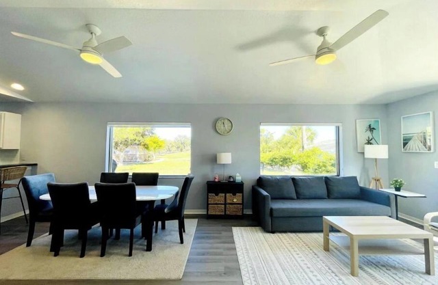 Entire House - King Bed Suite & Golf Course View