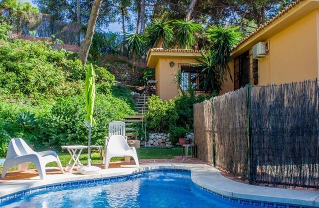 Entrepinares Estudio El Palo Malaga