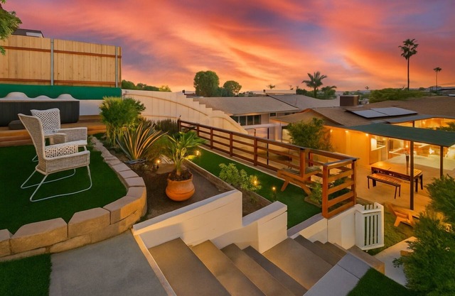EPIC Sunsets, Multi-Level backyard Oasis, Hot Tub, 1 mi to Ocean Beach