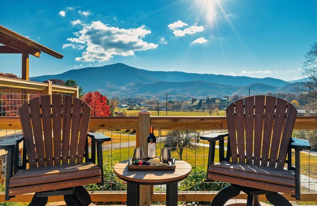 EpicViews!~EasyRoads!~Hot tub~Firepit