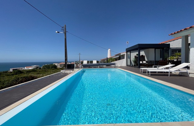 ERICEIRA Hills- DE LUXE VILLA con piscina climatizada CONTRA EL ATLÁNTICO