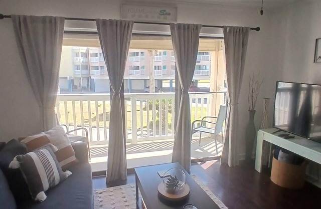 Escape for some relaxation to our family friendly condo, Steps away to the beach