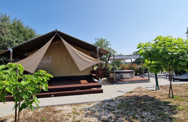 Escape to Nature:Glamping Tents in Biograd, Close to Beaches and the City Center