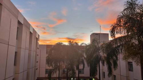 Estúdio na Asa Norte com elevador e garagem