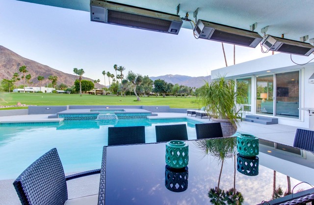 Deseable South End-Indian Canyons Golf Resort y vistas a la montaña