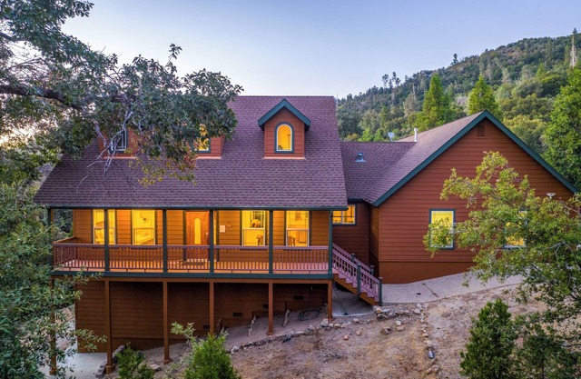 Ethereal Woodland Cabin - near Yosemite, Bass Lake