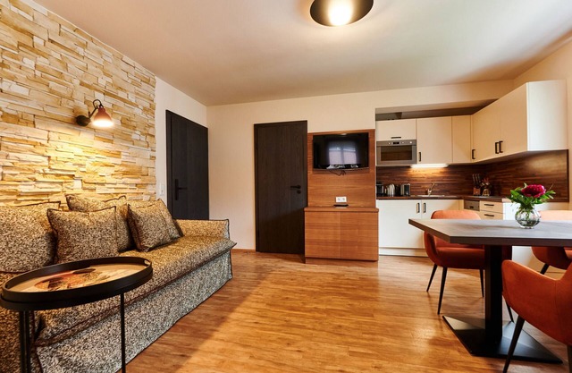 EVI APARTMENTS - Louise, Balcony & sauna