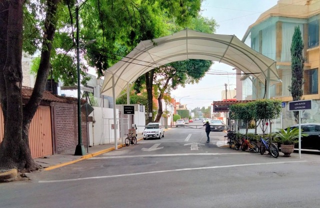 Excelente Casa en zona privada, seguridad, cerca del club America y Centros Come