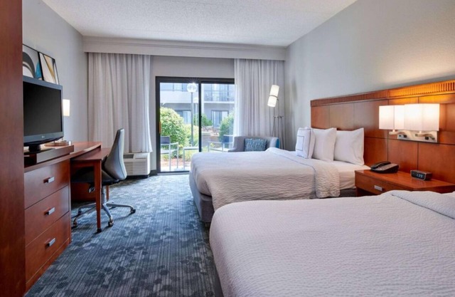 Excellent Choice! Unit w/ Courtyard View, Indoor Pool, Pets are Welcome with Fee