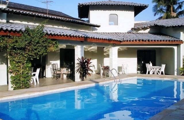 Excellent single storey house 05 suites - Jardim Acapulco I