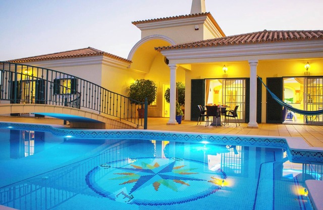 EXCEPTIONAL 8-BEDROOM VILLA - PRIVATE POOL, TENNIS COURT, GAMES ROOM