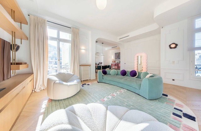 Exceptional family apartment 8P - Victor Hugo