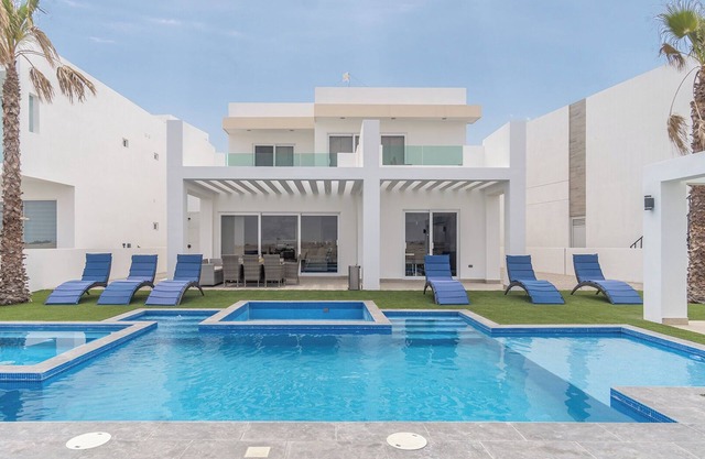 Exclusive: Casa Atardecer with Stunning Laguna Views at Islas Del Mar