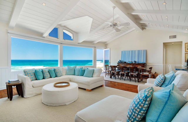 Exclusivo La Jolla Shores Beachfront Estate con impresionantes vistas al mar y spa