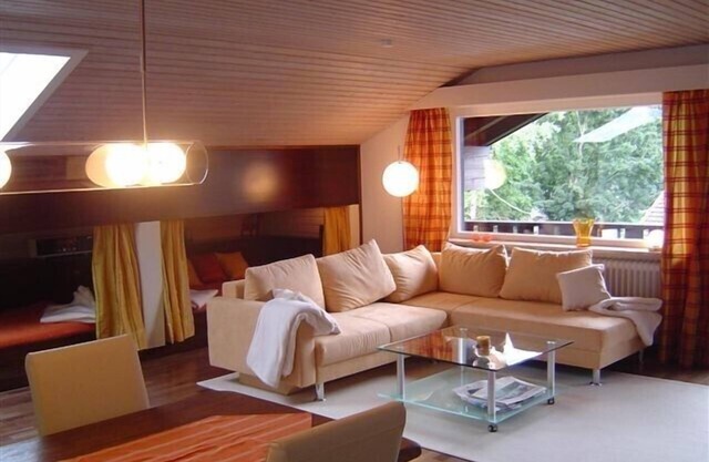 Exclusivo apartamento en el último piso, fantásticas vistas a la montaña + balcón orientado al sur, zona tranquila