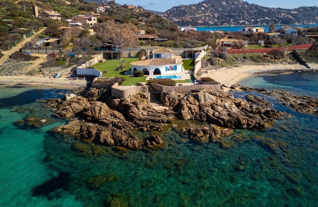 Villa Di Fiore - seaside oasis with pool and sauna - for 10 guests