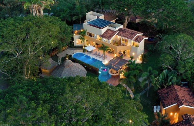 Exclusive villa within gated community 100 meters from the beach