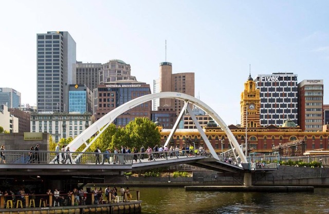 Executive 2 -Bedroom Apartment on Bourke Street Melbourne CBD