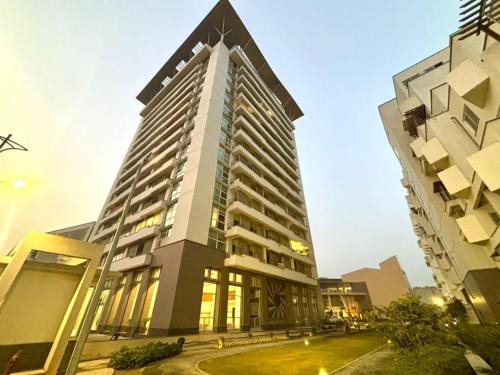 Executive Apartments with Imtiaz Superstore In Penta Square - DHA Phase 5 Lahore