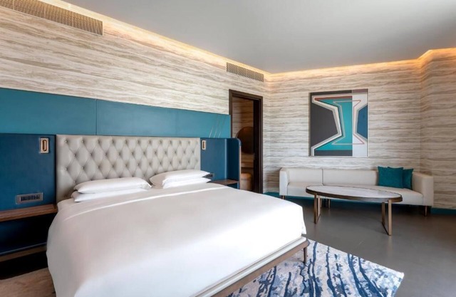 Executive suite Near La Mer Beach