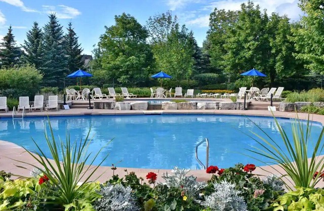Executive Town Home - Historical Snowbridge Village, Mountain View Blue mountain