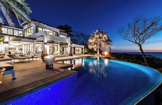 Experience Luxury at Guanacaste Province 1001