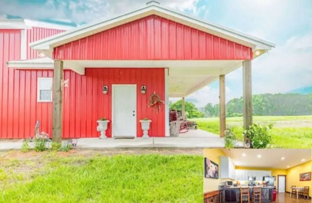 The Cozy Barn Escapada