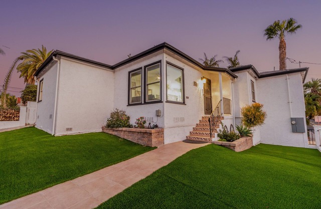 Experience San Diego! North Park Oasis, 4BR, Outdoor Haven & Private Parking
