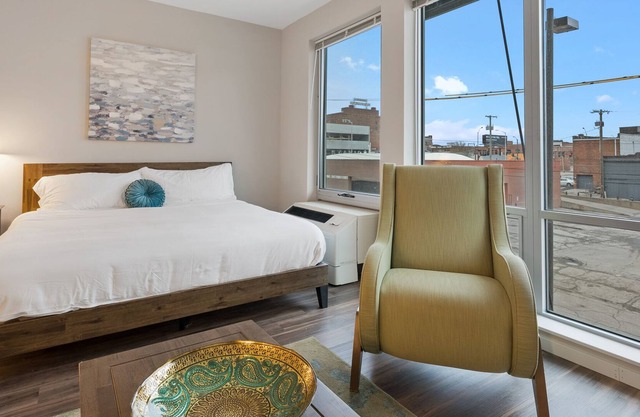 Experience True Comfort: Relax in our Spacious and Immaculate Concept Studio 345
