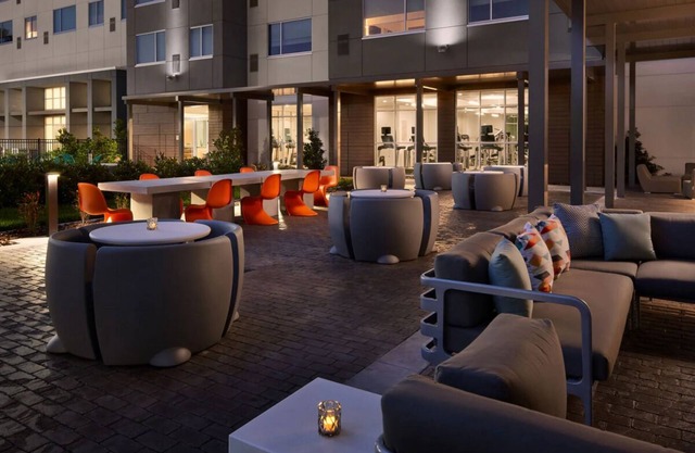Explore Orlando From This Convenient Home Base! 3 Convenient Units Near SeaWorld