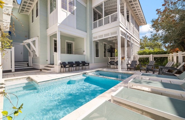 EXQUISITE LUXURY HOME w/ POOL, LSV, BIKES! NEXT TO CAMP WATERCOLOR! Pet