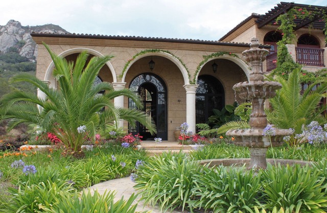 Exquisita colonial español Villa-acogedor junto a la chimenea después de una caminata