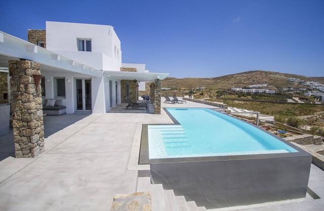 ExquisiteVilla/Magnificent view/Luxury design/Infinity pool/ Security Guard Live